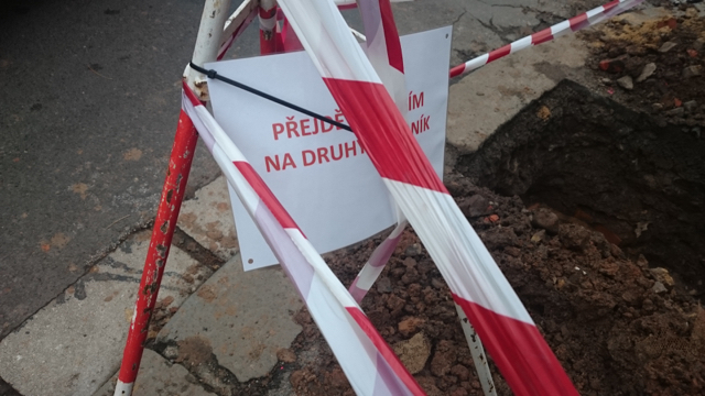 metropolitní sít tylova ulice díry_4340